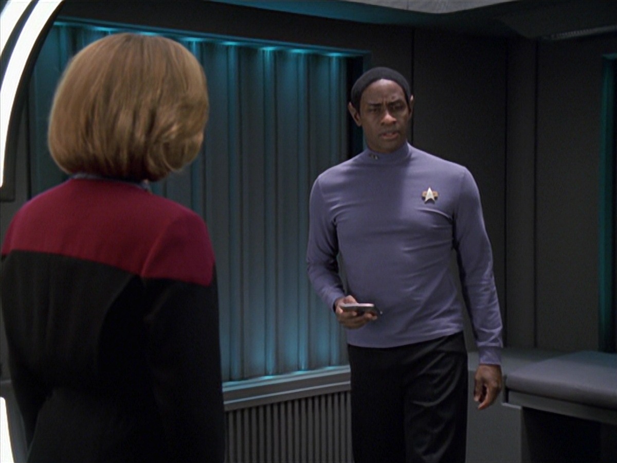 extant_StarTrek_VOY_7x04-Repression_2491.jpg