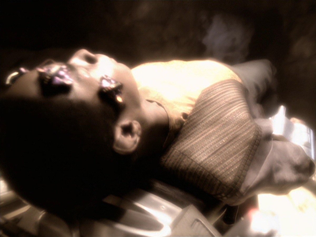 extant_StarTrek_VOY_7x04-Repression_2540.jpg