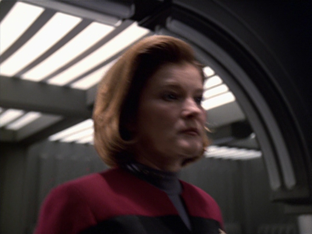 extant_StarTrek_VOY_7x04-Repression_2616.jpg