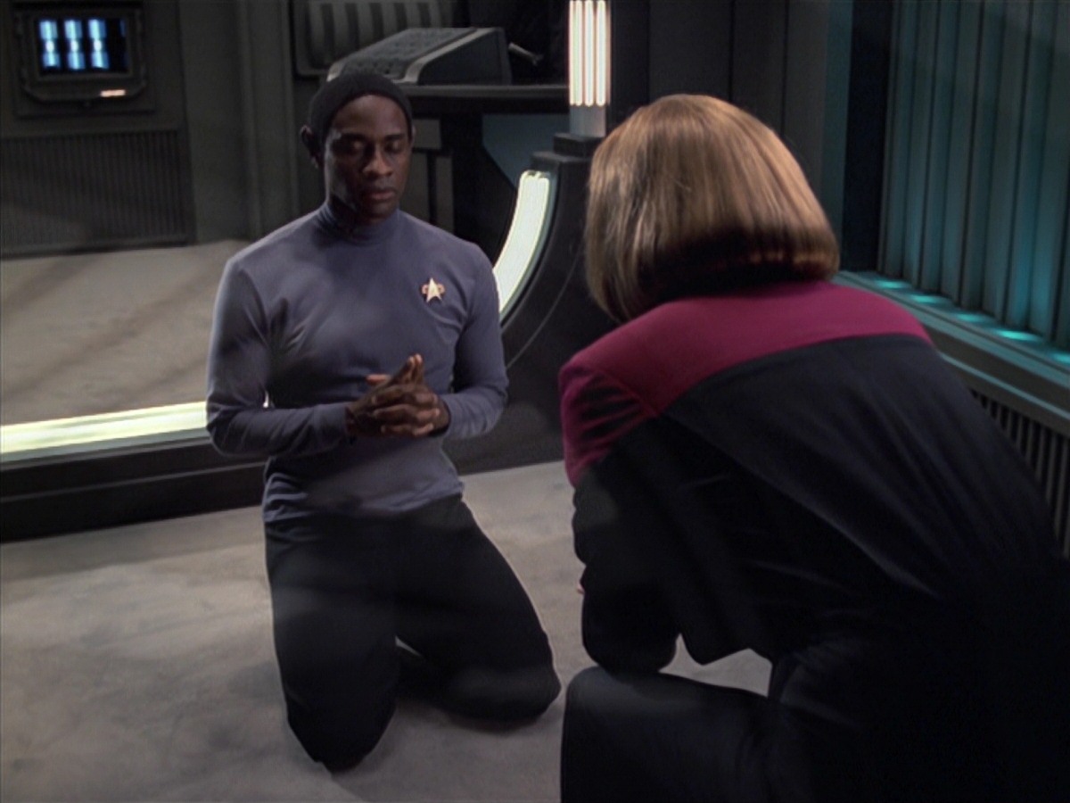 extant_StarTrek_VOY_7x04-Repression_2619.jpg