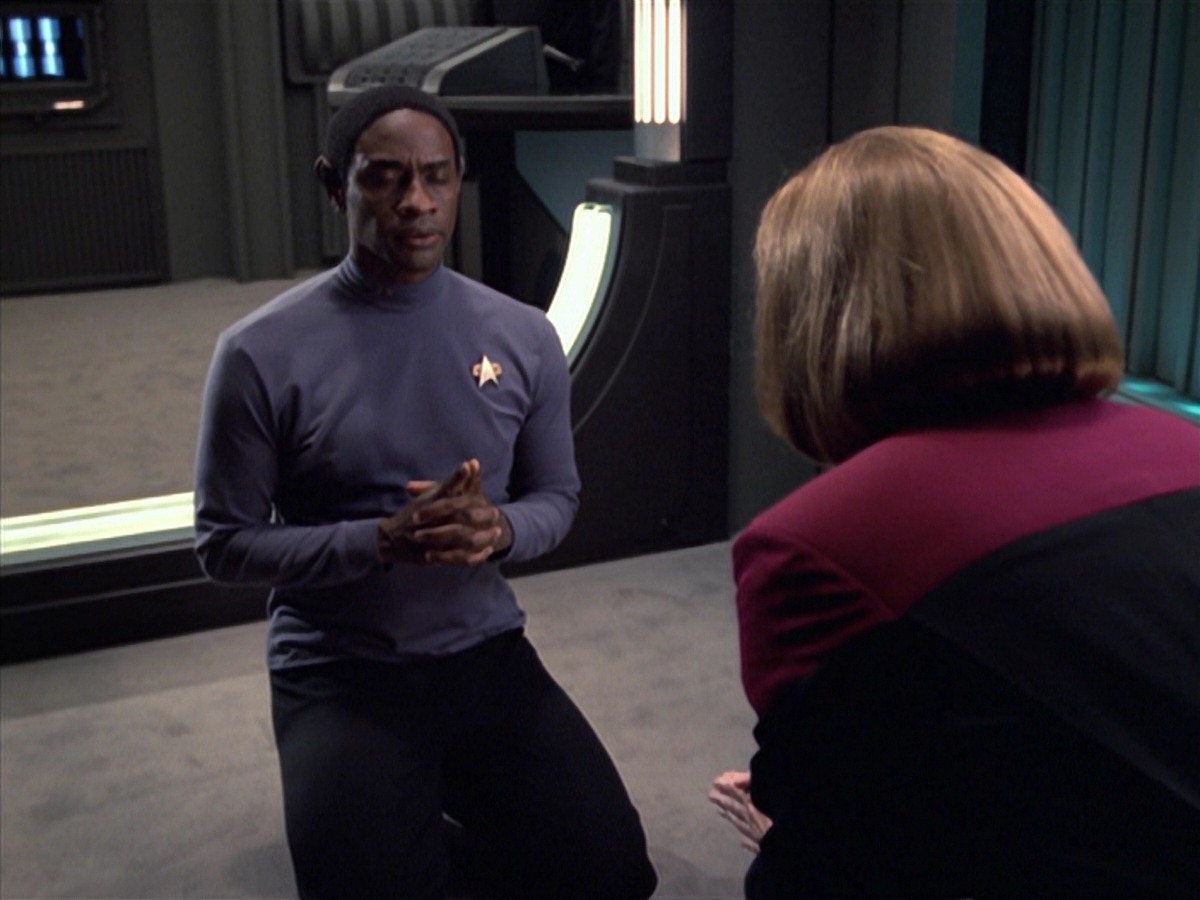 extant_StarTrek_VOY_7x04-Repression_2627.jpg