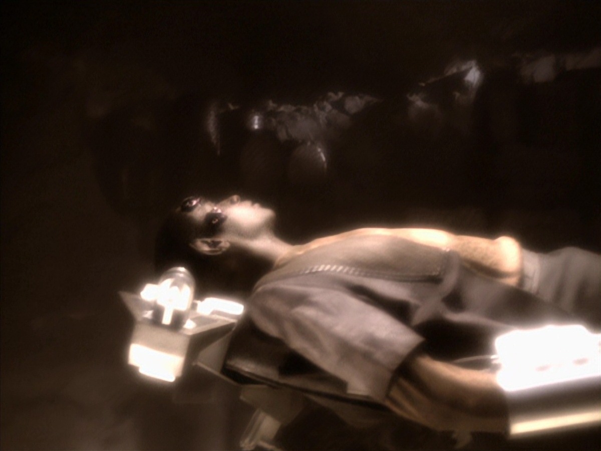 extant_StarTrek_VOY_7x04-Repression_2632.jpg