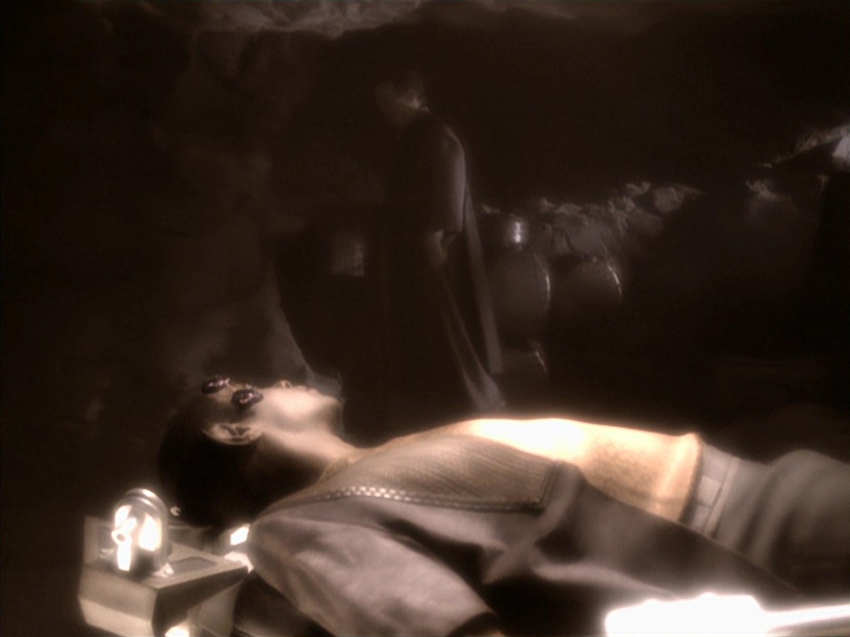 extant_StarTrek_VOY_7x04-Repression_2636.jpg