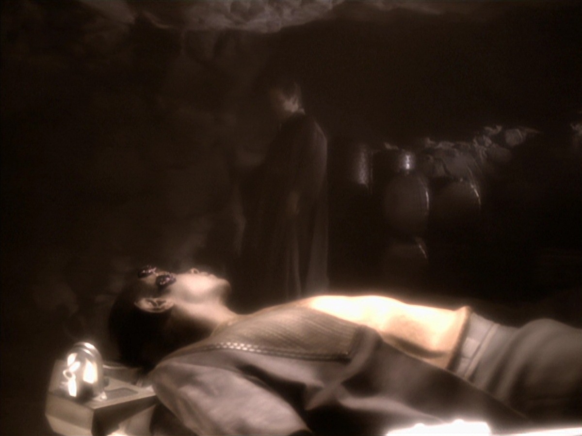extant_StarTrek_VOY_7x04-Repression_2637.jpg