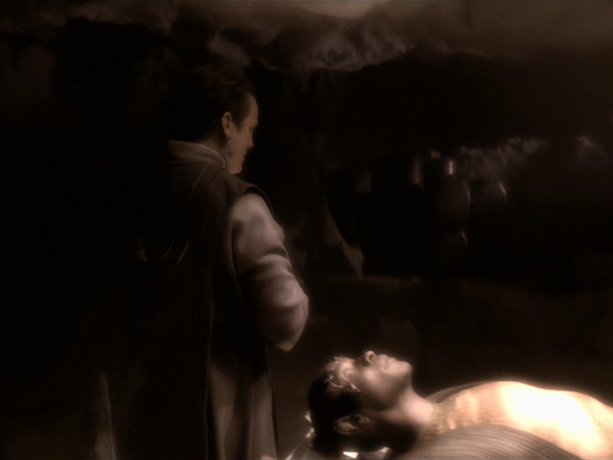 extant_StarTrek_VOY_7x04-Repression_2675.jpg