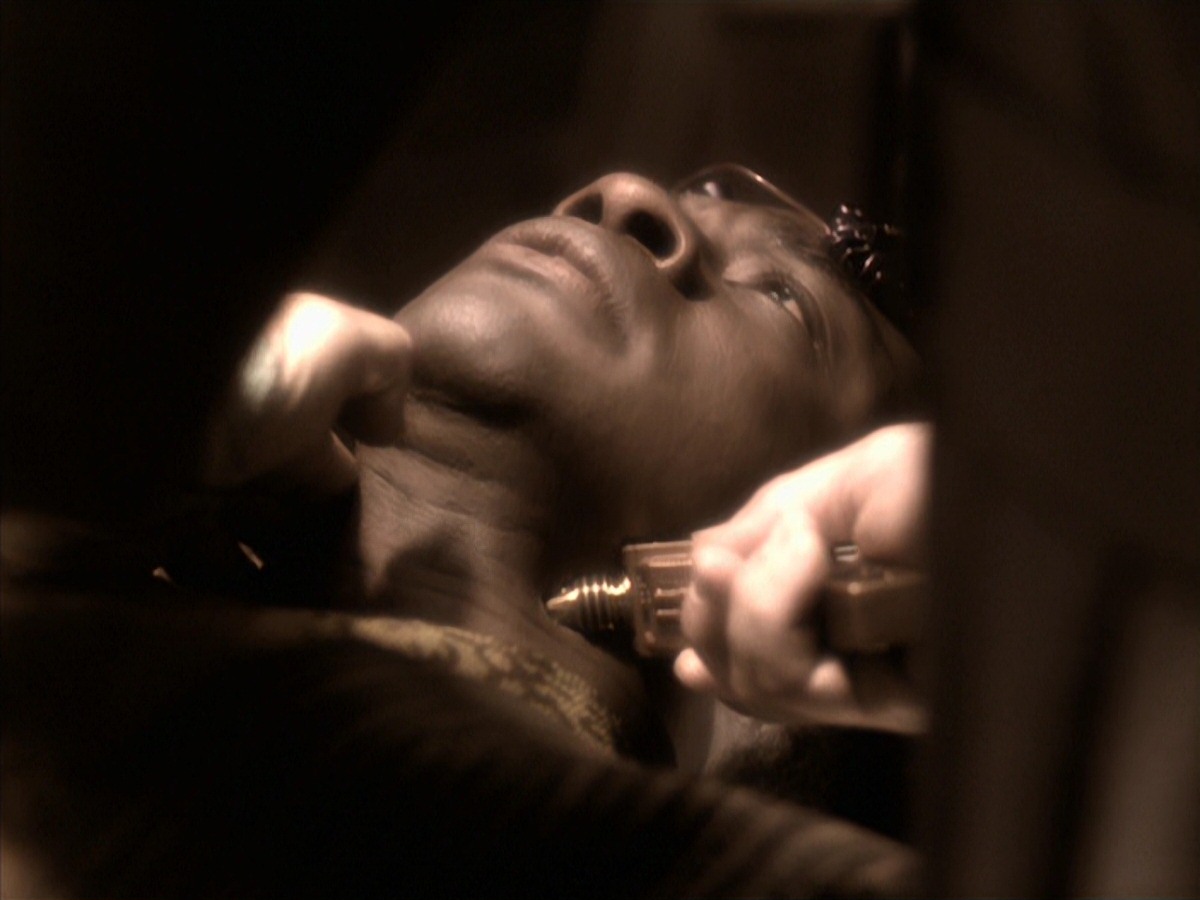 extant_StarTrek_VOY_7x04-Repression_2718.jpg