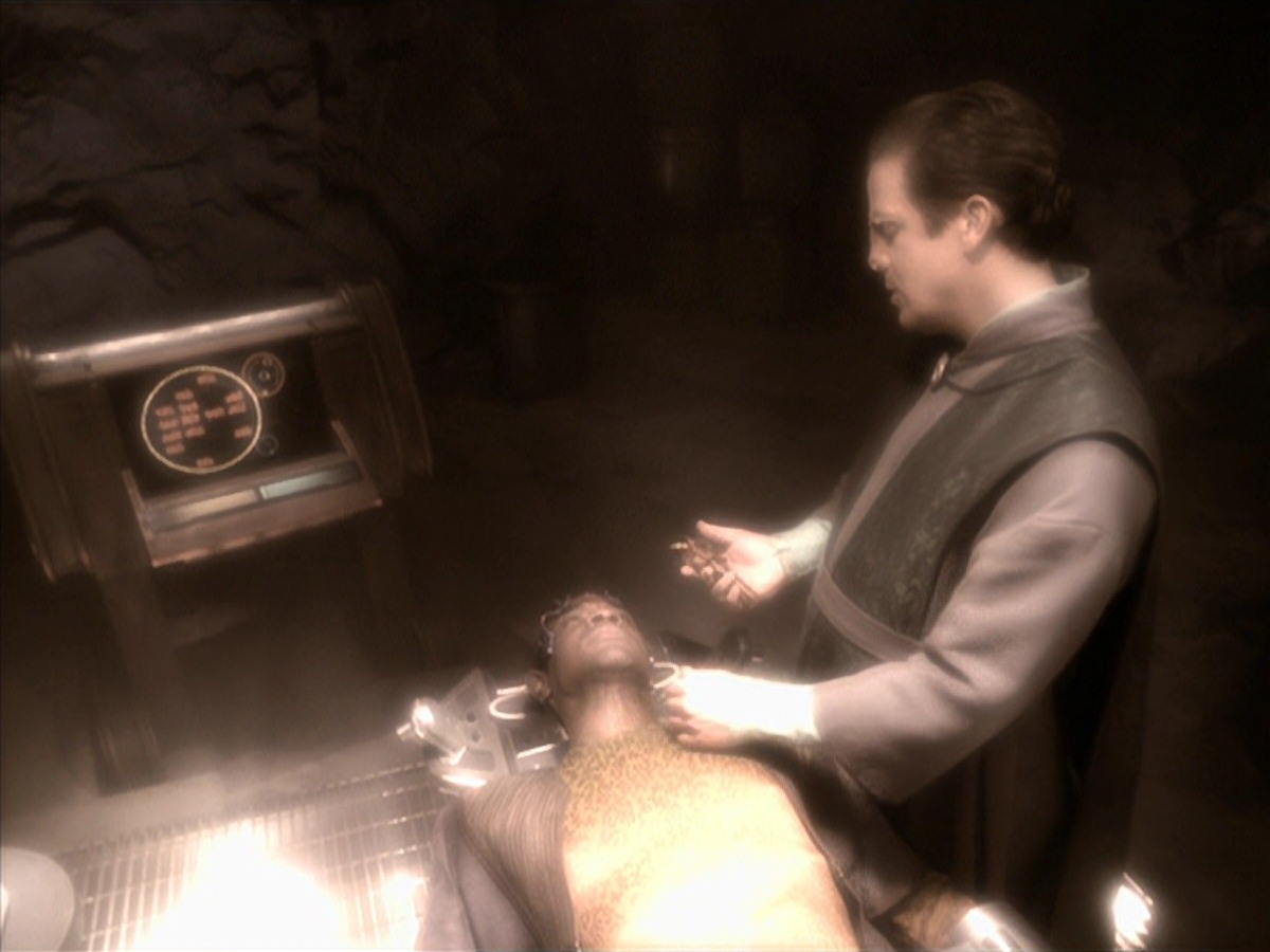 extant_StarTrek_VOY_7x04-Repression_2728.jpg
