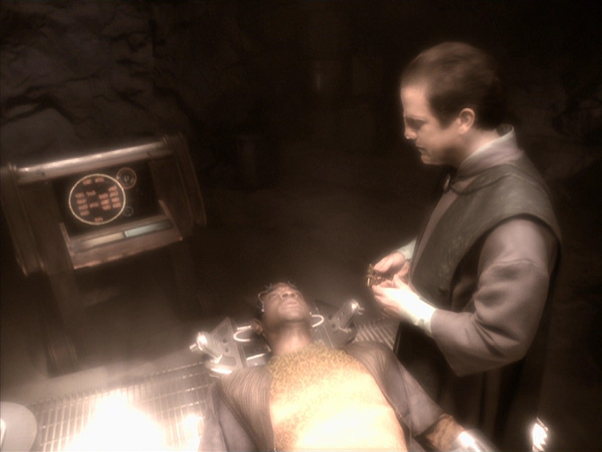 extant_StarTrek_VOY_7x04-Repression_2732.jpg