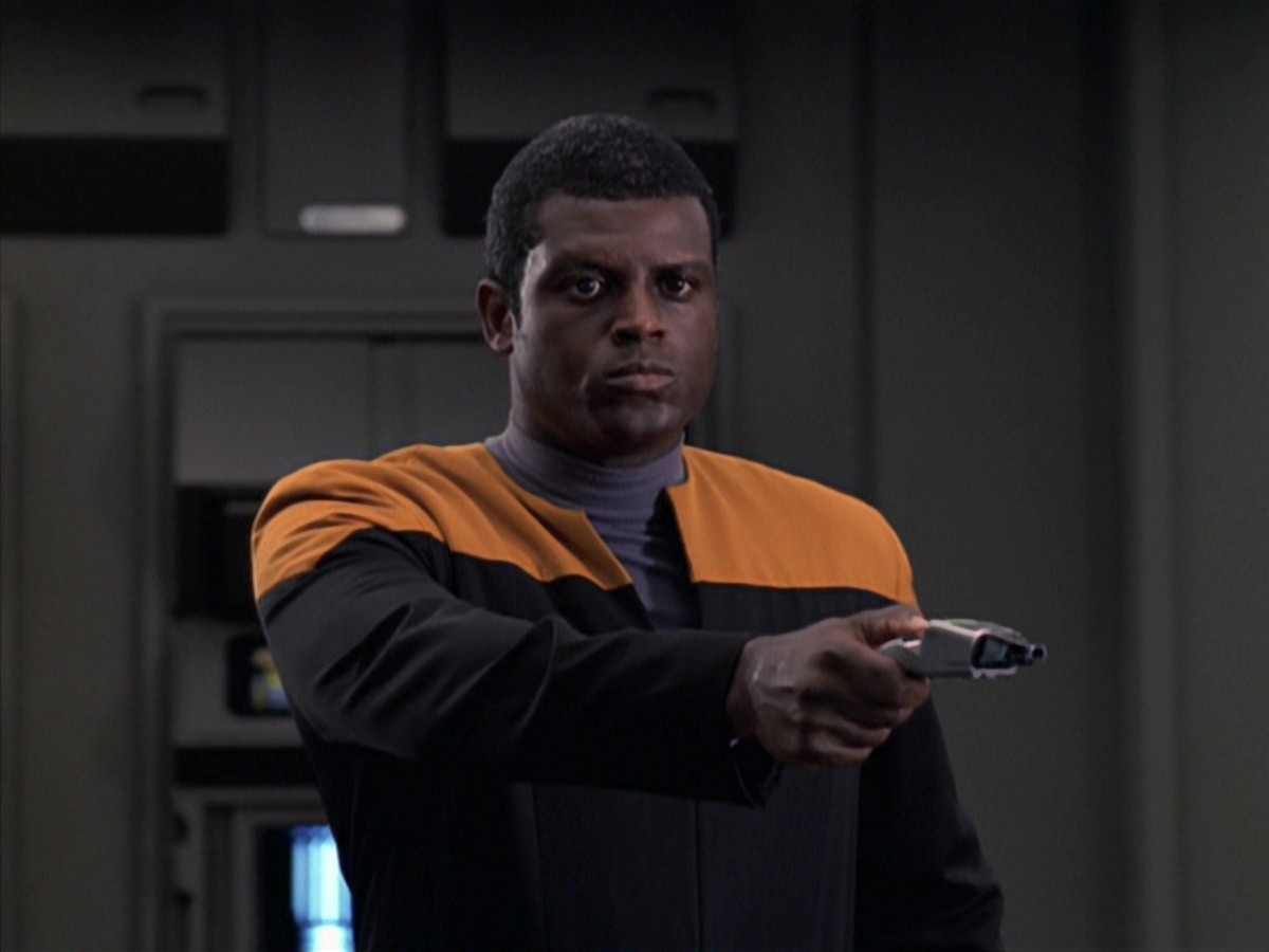 extant_StarTrek_VOY_7x04-Repression_2797.jpg