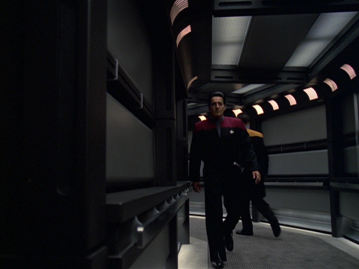 extant_StarTrek_VOY_7x04-Repression_2879.jpg