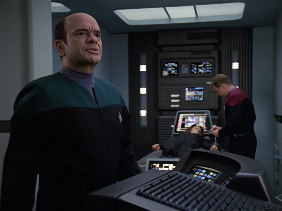 extant_StarTrek_VOY_7x04-Repression_2892.jpg