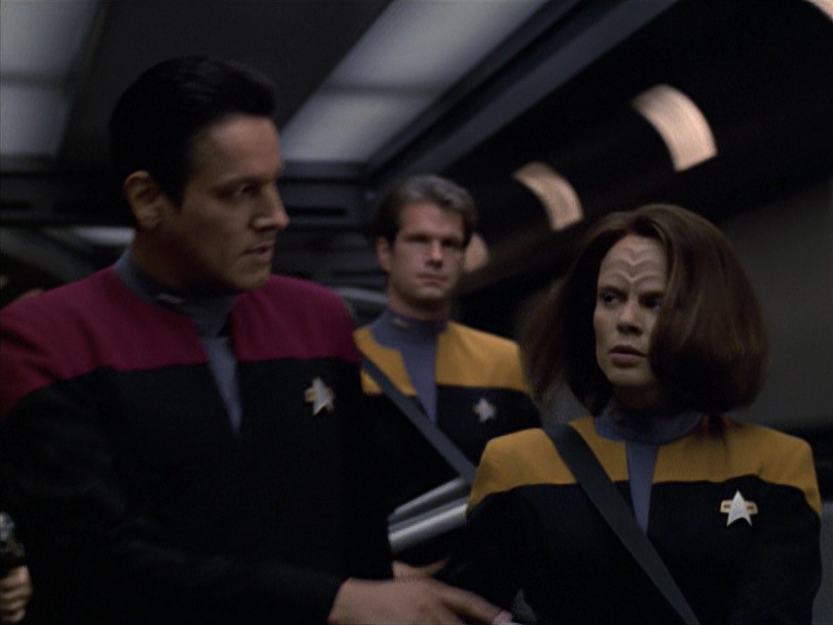 extant_StarTrek_VOY_7x04-Repression_2940.jpg