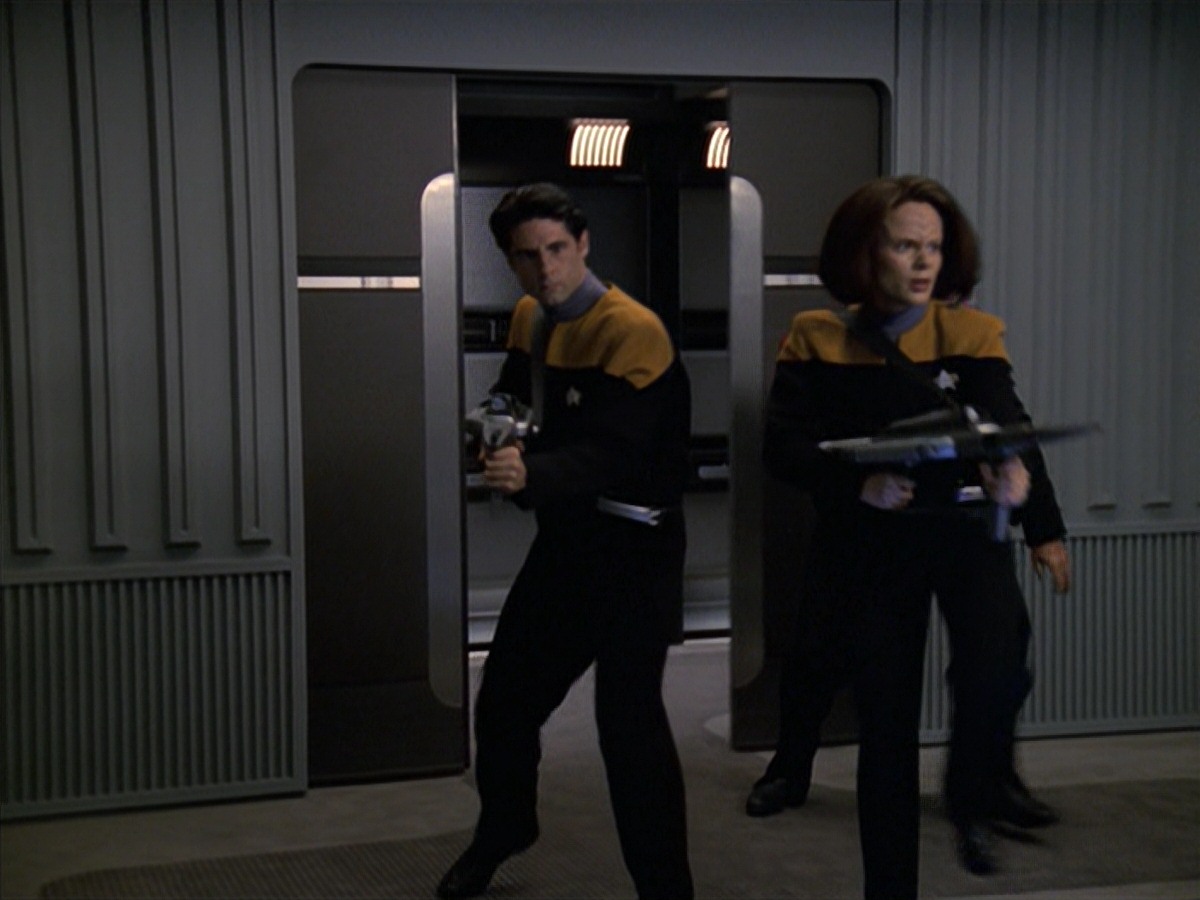 extant_StarTrek_VOY_7x04-Repression_3020.jpg