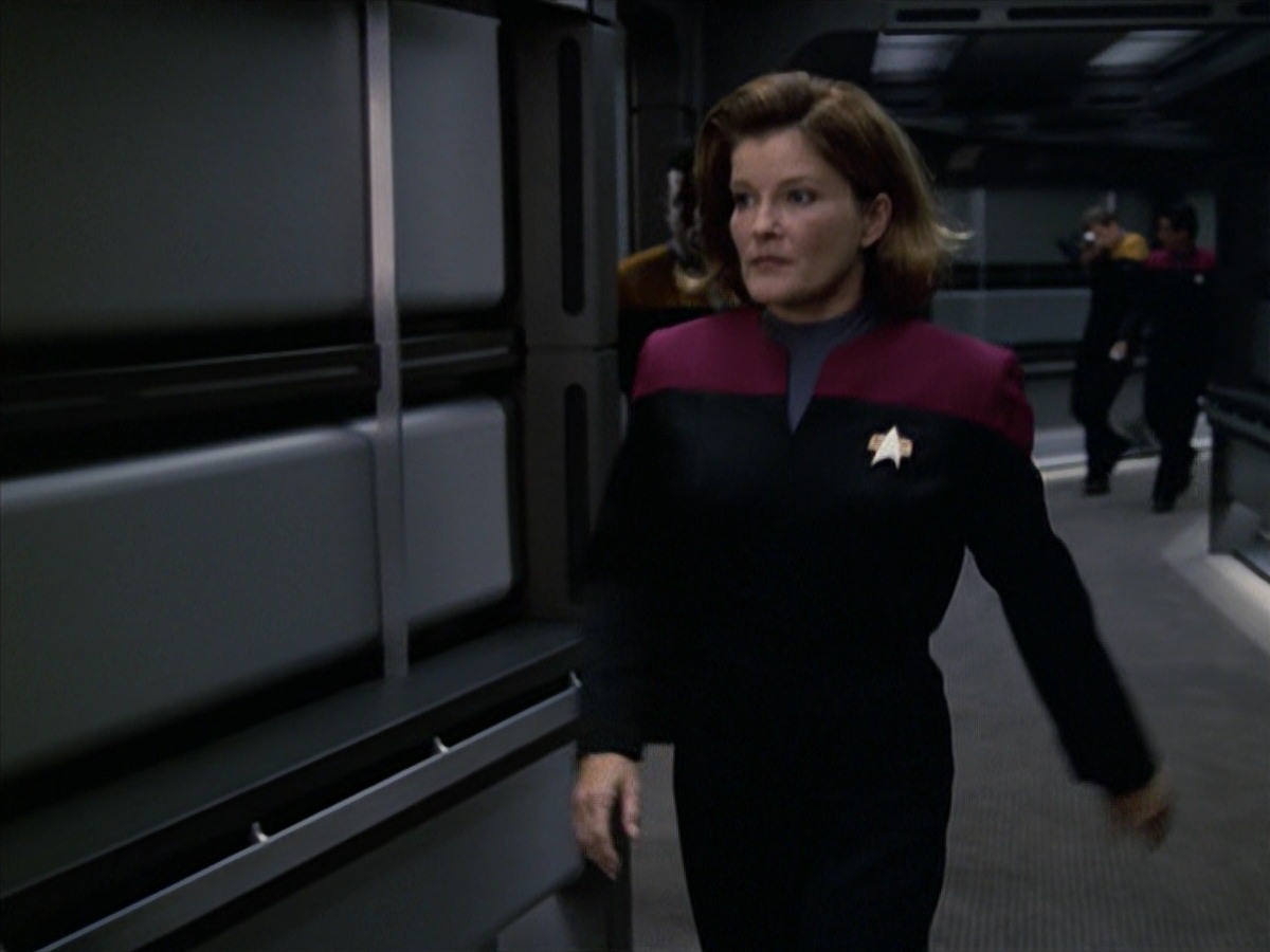 extant_StarTrek_VOY_7x04-Repression_3025.jpg