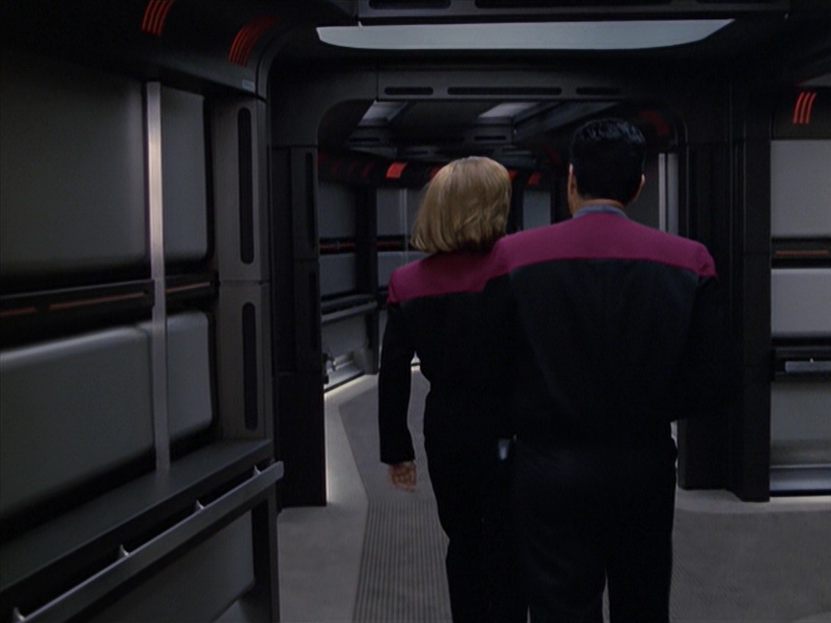 extant_StarTrek_VOY_7x04-Repression_3068.jpg