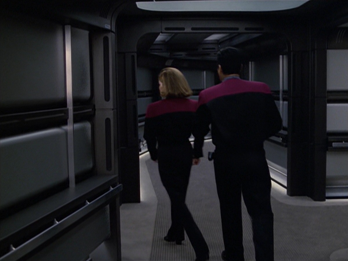 extant_StarTrek_VOY_7x04-Repression_3069.jpg