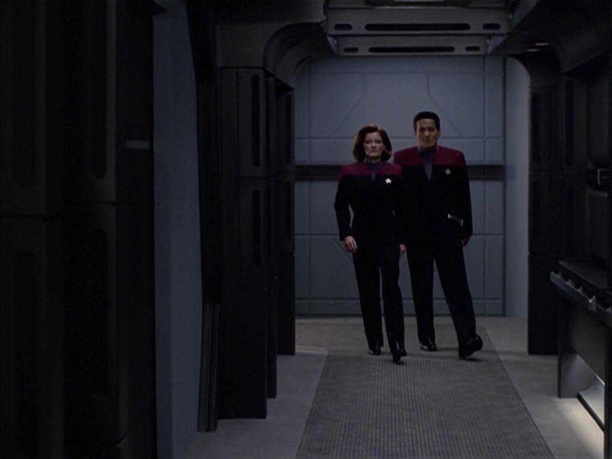 extant_StarTrek_VOY_7x04-Repression_3071.jpg