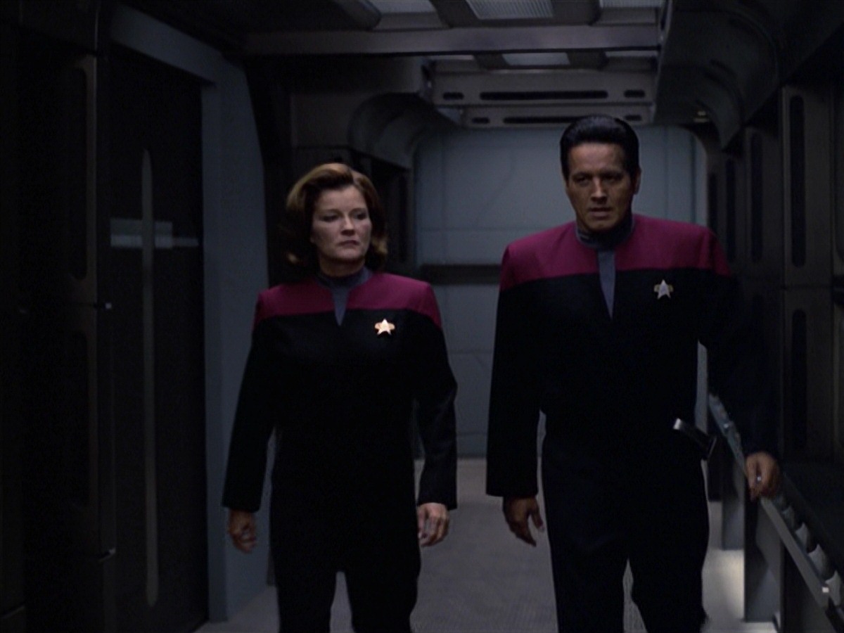 extant_StarTrek_VOY_7x04-Repression_3078.jpg