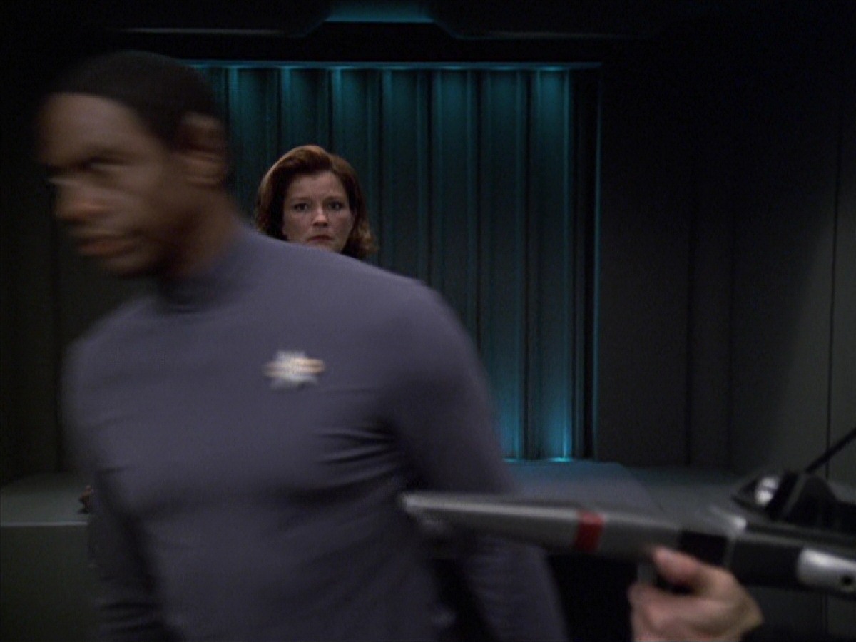 extant_StarTrek_VOY_7x04-Repression_3120.jpg