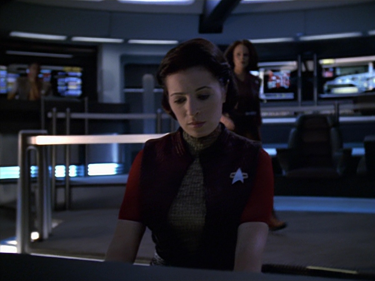 extant_StarTrek_VOY_7x04-Repression_3149.jpg