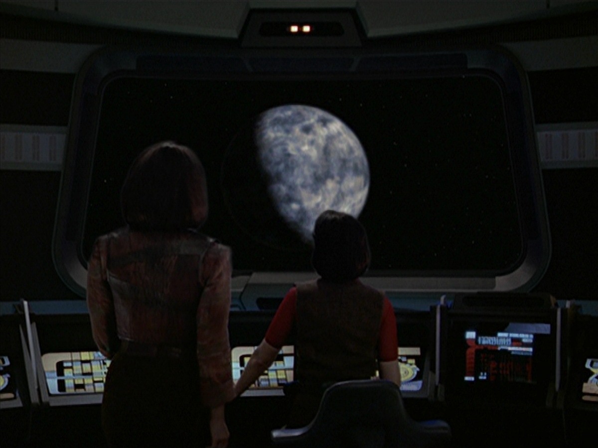 extant_StarTrek_VOY_7x04-Repression_3154.jpg