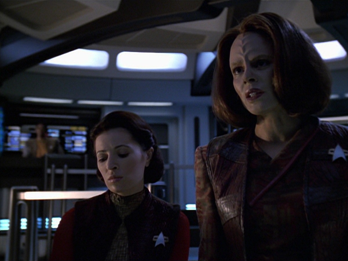 extant_StarTrek_VOY_7x04-Repression_3158.jpg