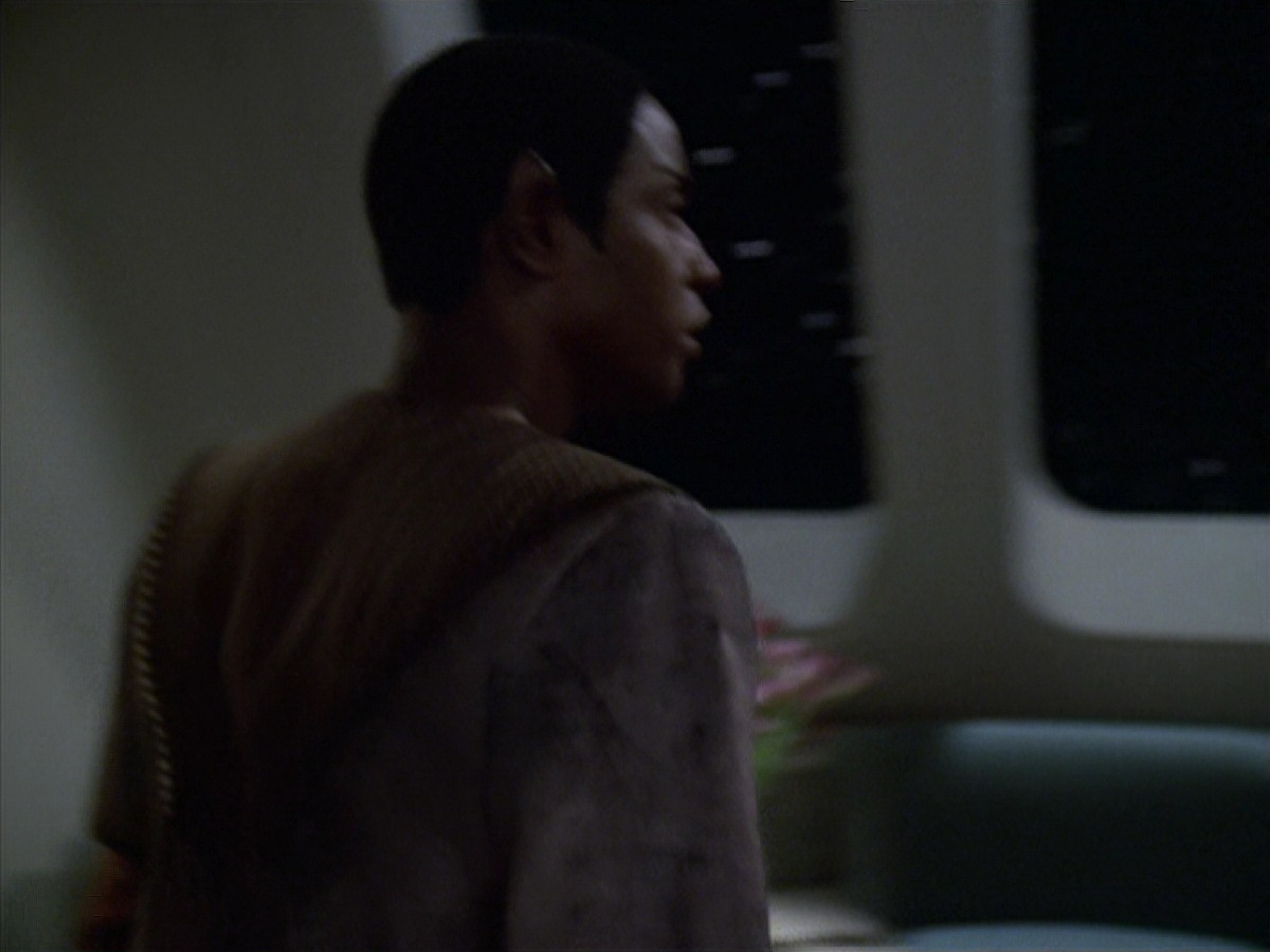 extant_StarTrek_VOY_7x04-Repression_3176.jpg