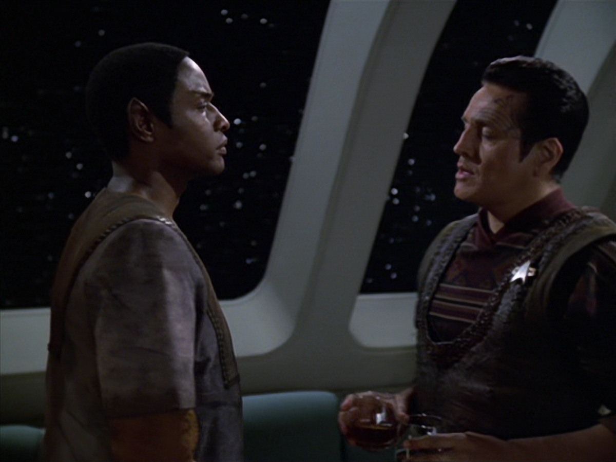 extant_StarTrek_VOY_7x04-Repression_3179.jpg