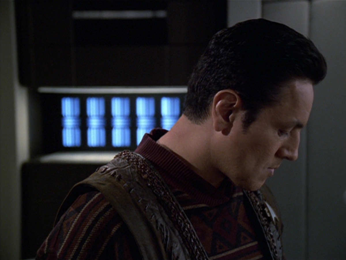 extant_StarTrek_VOY_7x04-Repression_3241.jpg