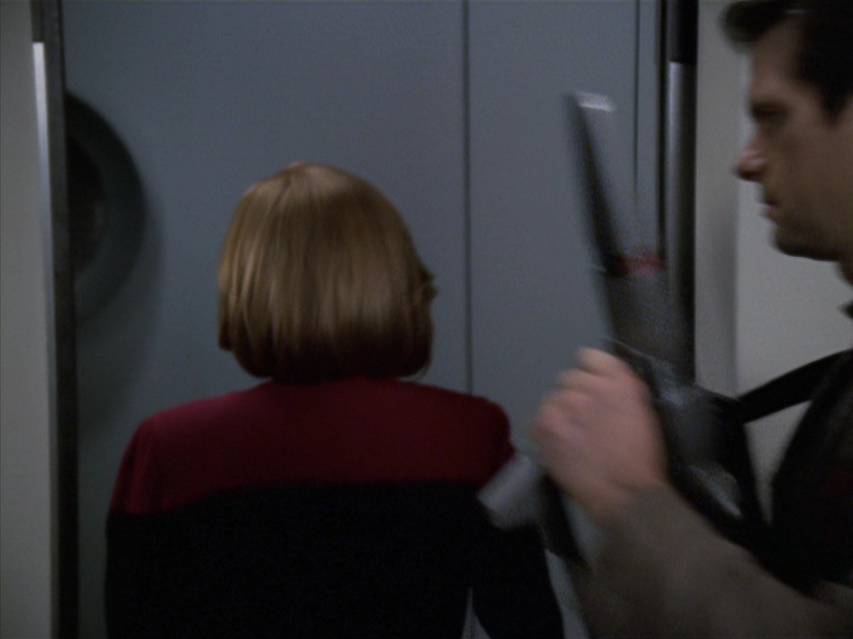 extant_StarTrek_VOY_7x04-Repression_3361.jpg