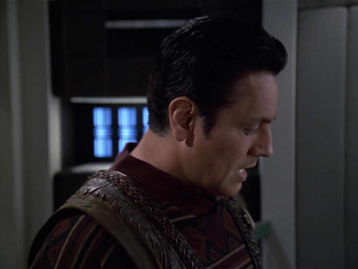 extant_StarTrek_VOY_7x04-Repression_3376.jpg