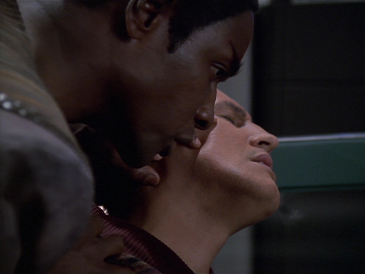 extant_StarTrek_VOY_7x04-Repression_3394.jpg