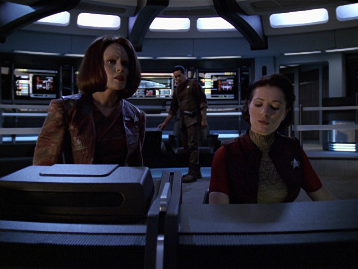 extant_StarTrek_VOY_7x04-Repression_3420.jpg