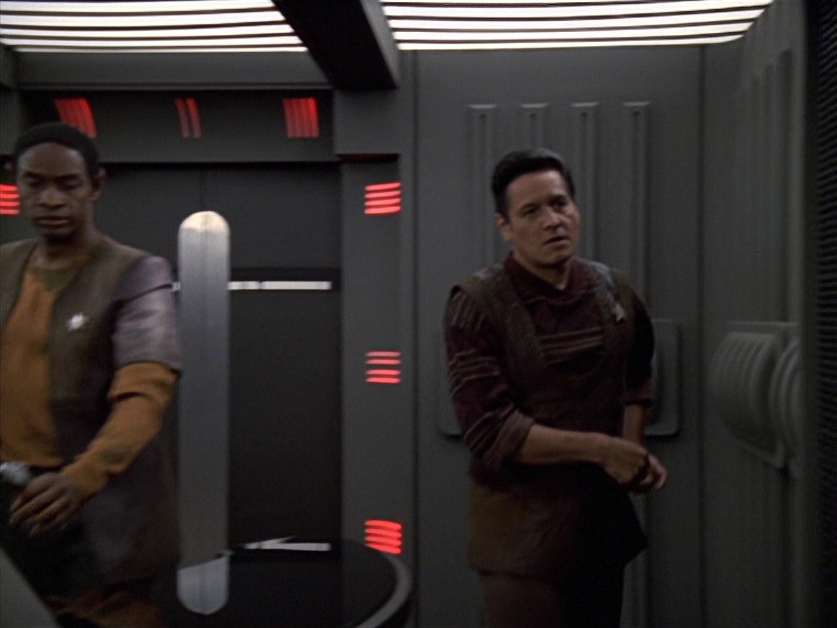 extant_StarTrek_VOY_7x04-Repression_3482.jpg