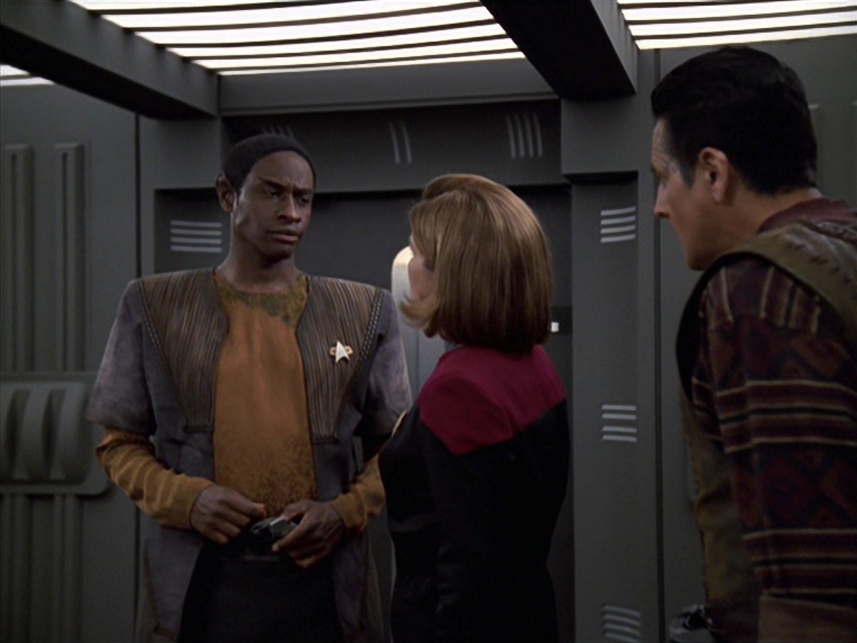 extant_StarTrek_VOY_7x04-Repression_3499.jpg