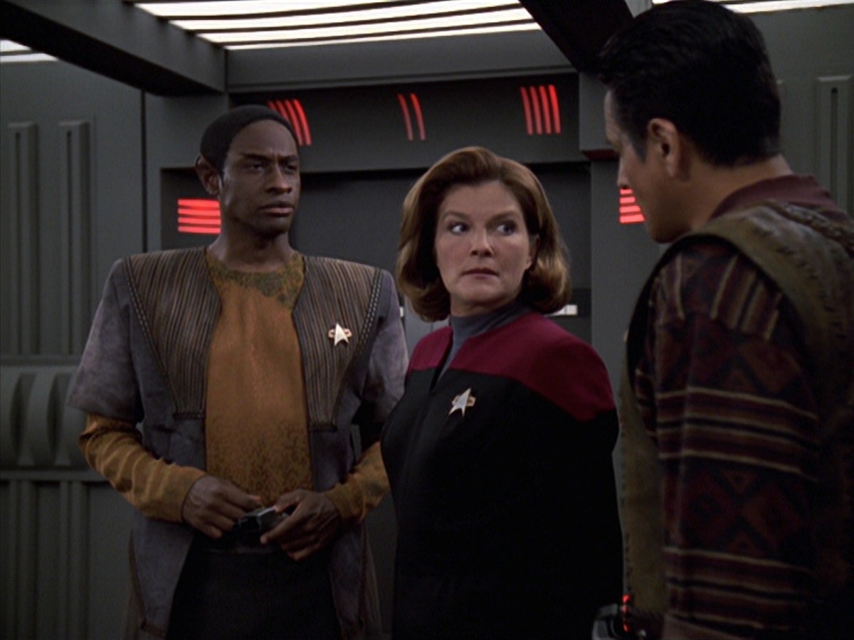 extant_StarTrek_VOY_7x04-Repression_3505.jpg
