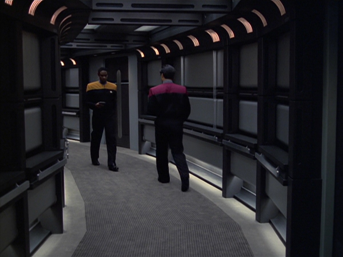 extant_StarTrek_VOY_7x04-Repression_3526.jpg