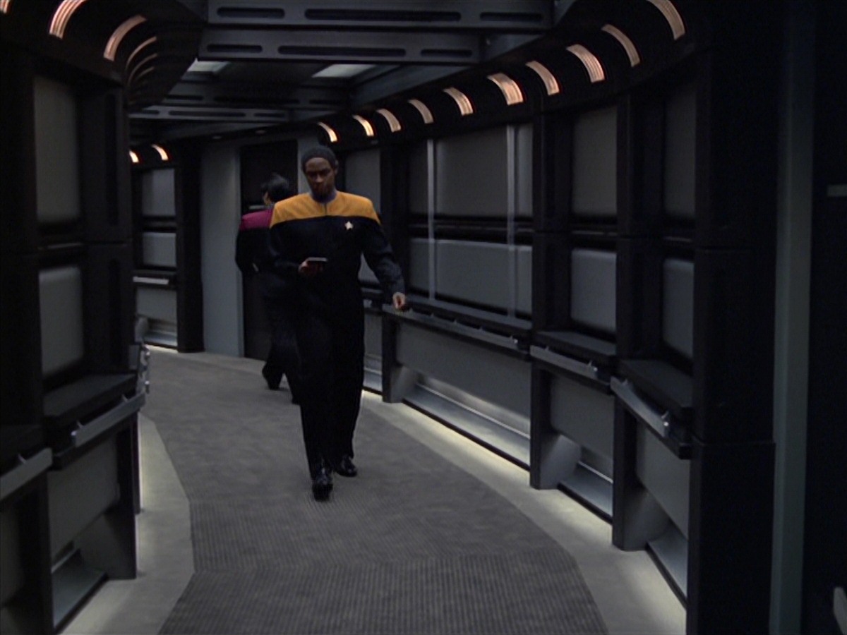 extant_StarTrek_VOY_7x04-Repression_3528.jpg