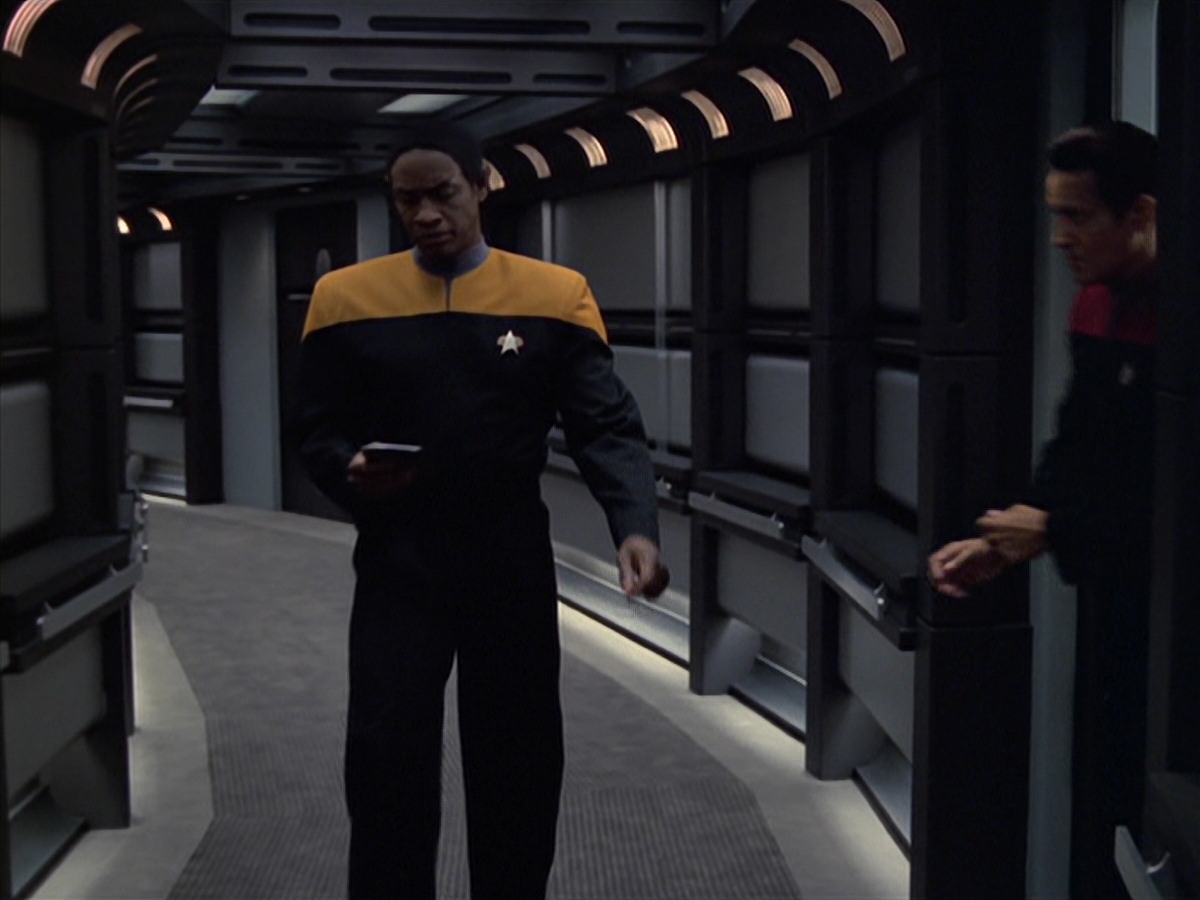 extant_StarTrek_VOY_7x04-Repression_3531.jpg