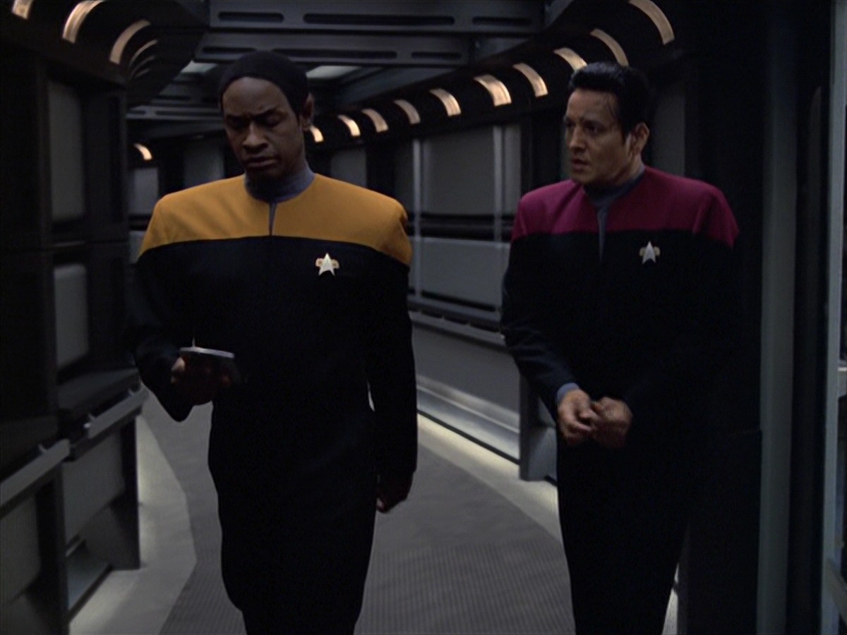 extant_StarTrek_VOY_7x04-Repression_3532.jpg