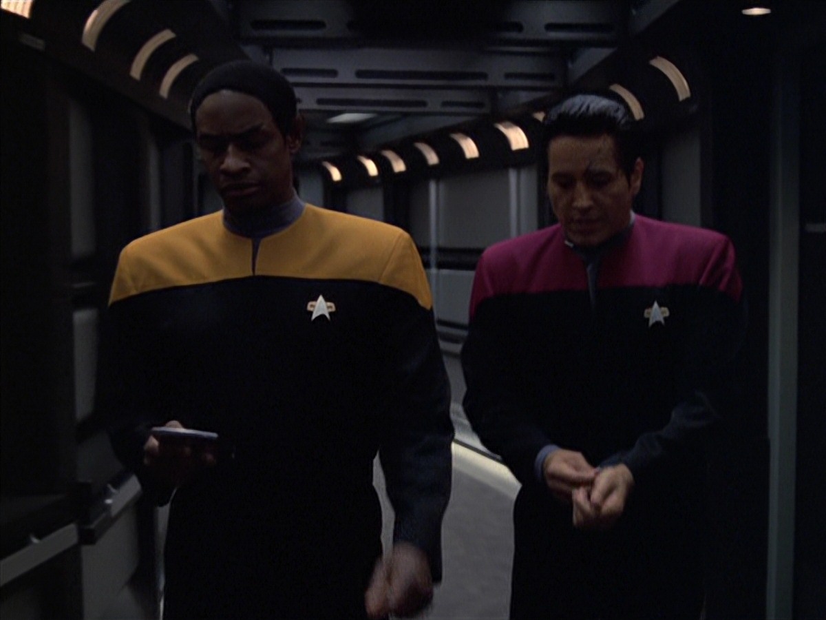 extant_StarTrek_VOY_7x04-Repression_3533.jpg