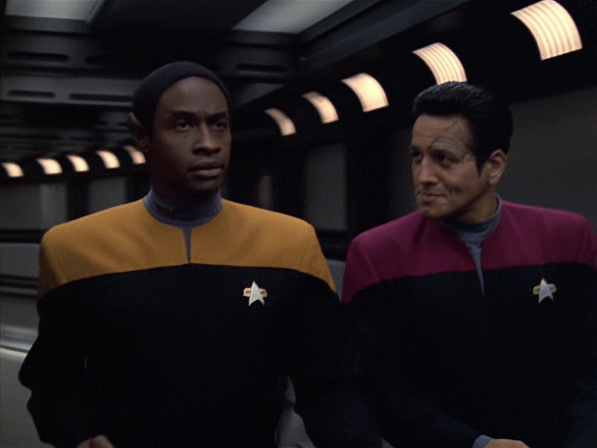 extant_StarTrek_VOY_7x04-Repression_3536.jpg