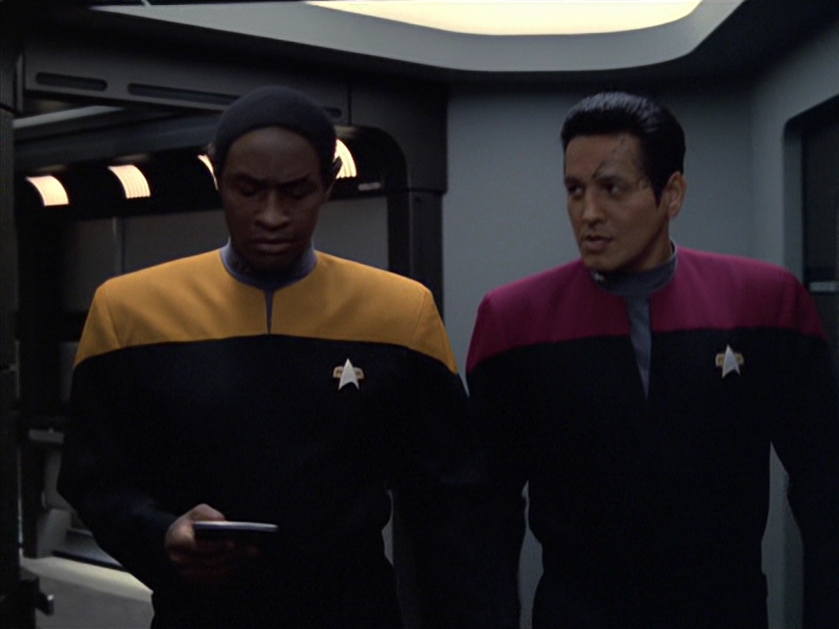 extant_StarTrek_VOY_7x04-Repression_3539.jpg