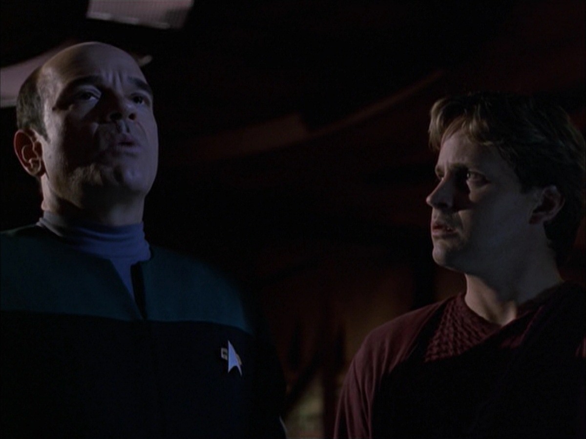 extant_StarTrek_VOY_7x05-CriticalCare_3115.jpg