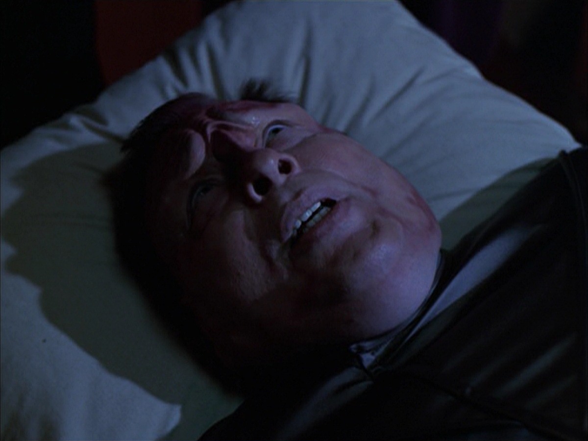 extant_StarTrek_VOY_7x05-CriticalCare_3128.jpg