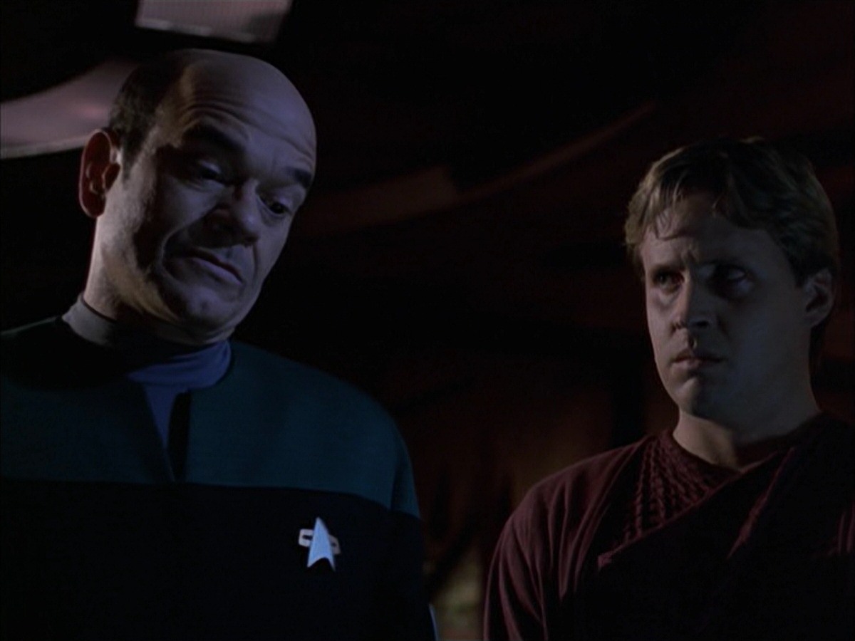 extant_StarTrek_VOY_7x05-CriticalCare_3131.jpg