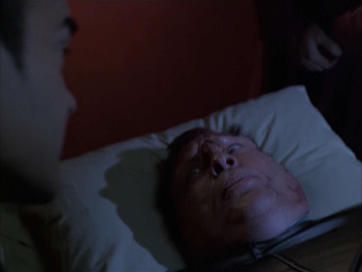 extant_StarTrek_VOY_7x05-CriticalCare_3137.jpg