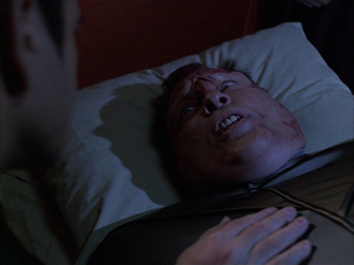 extant_StarTrek_VOY_7x05-CriticalCare_3154.jpg