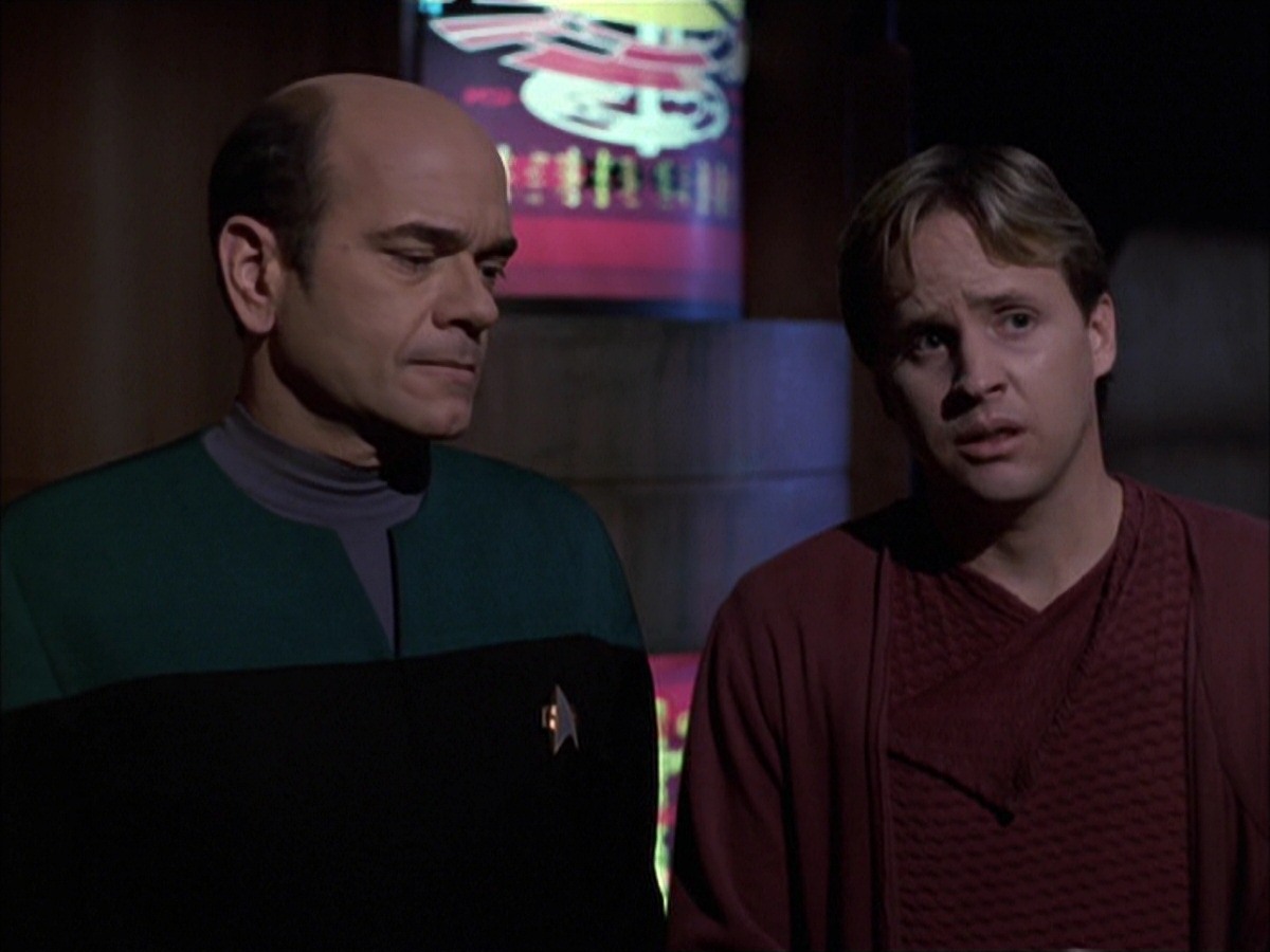 extant_StarTrek_VOY_7x05-CriticalCare_3320.jpg