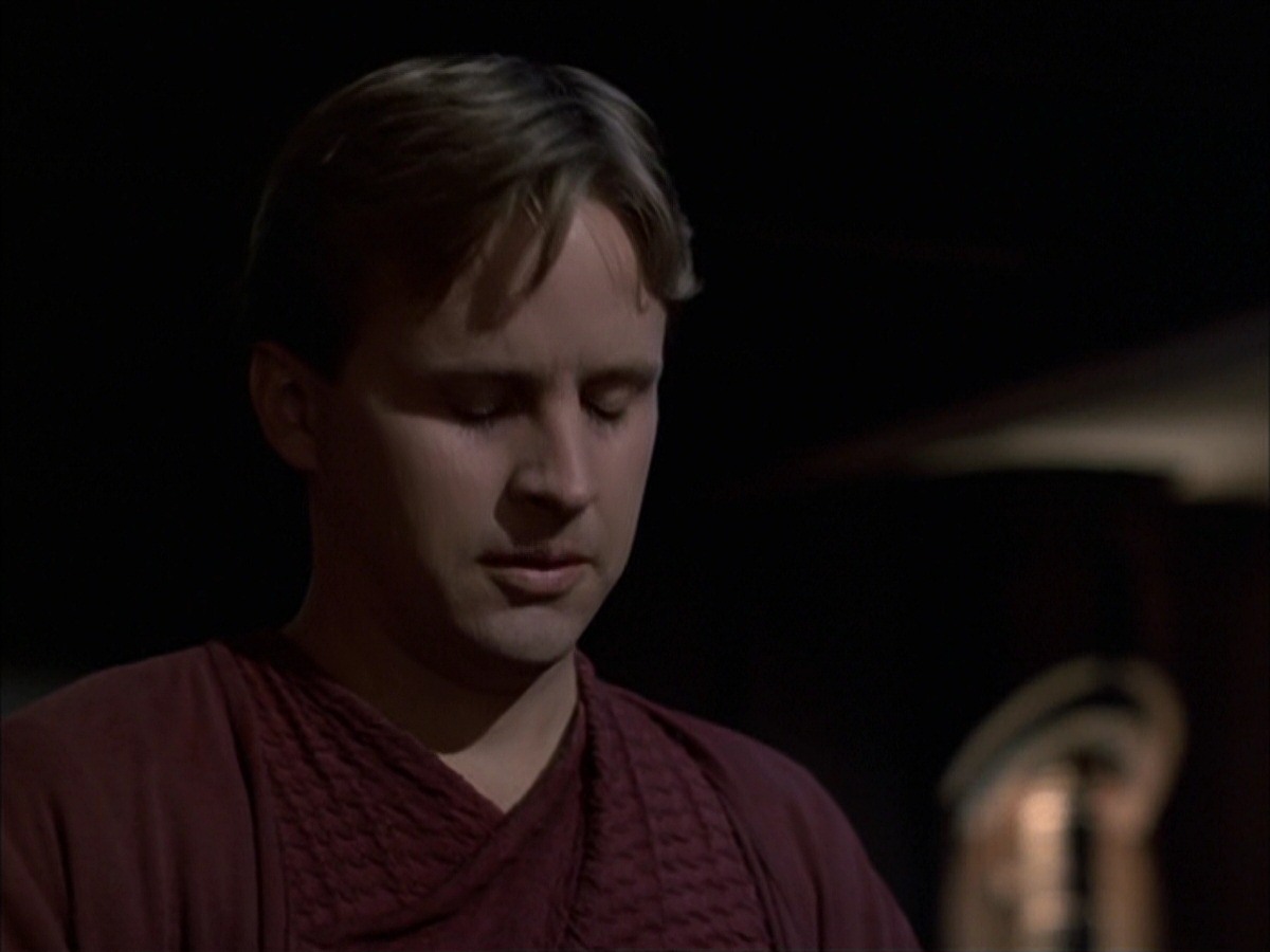 extant_StarTrek_VOY_7x05-CriticalCare_3413.jpg